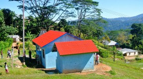 Komunidade Ponilala harii sentru komunidade tolu ho sira nia fundu dahuluk. Komunidade hein atu uza sentru ne’e hanesan fatin hodi bele hala’o sorumutuk, no fo formasaun ba sira nia foin-sa’e sira iha abilidade tékniku hodi aumenta sira nia oportunidade ba empregu.