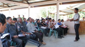 Ekipa Tekniku Distrito halo apresentasaun materia PNDS ba partisipantes