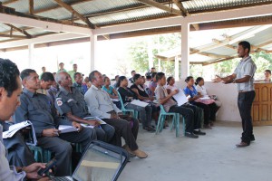 Ekipa Tekniku Distrito halo apresentasaun materia PNDS ba partisipantes 