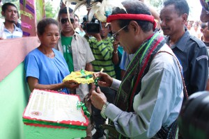 Sua. Excia Presidente Taur Matan Ruak asina palaka inaugurasaun Projetu Programa PNDS iha Aldeia Thcailoro-Tutuala