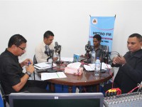 Sr. Gaspar Soares, Administrador Munisipiu Dili hanesan orador iha programa talk show Radio Komunidade