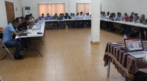 Partisipante enkontru Koordenasaun rona hela intervensaun husi ekipa Fhilipina no Indonesia kona-ba esperensia implementasaun CDD iha nasaun rua nee