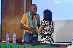 Hafoin remata seminiar ekipa tekniku husi PNDS hetan apresiasaun liu husi intrega tais husi Doutora Theresa Tam.