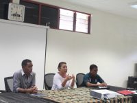 Diretora PNDS, Dulce Guterres Junior, Enzera Treinamento Fasilitador Posto Administrativu kona-ba Gestaun Obra iha Centro Treinamento Tibar