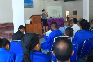 Diretora PNDS, Dulce Guterres Junior, halao aprezentasaun konaba lalaok implementasaun Programa PNDS