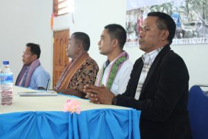 Administrador Munisipiu Covalima, Afonso Nogueira Nahak (parte Segundo husi Liman Karuk ) Akompanha husi Chefe Departamentu Implementasaun Programa PNDS no Diretor Delegasaun PNDS Munisipiu Covalima abertura enkontru Avaliasaun Annual iha Munisipiu Covaliama.