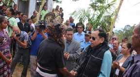 Komunidade Suku Hohorai Simu Vise Ministru Administrasaun Estatal, Tomas do Rosario Cabral ho Tara Tais.