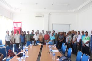 Foto hamutuk ekipa husi Munisipiu 4 ho Autoridade Munisipal Bobonaro