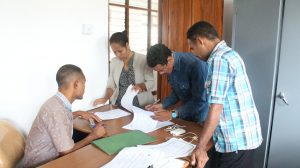 Funsionariu PNDS Munisipiu Lautem Verifika Hela Dadus MIS Konaba Projetu Adisional no Altersaun.