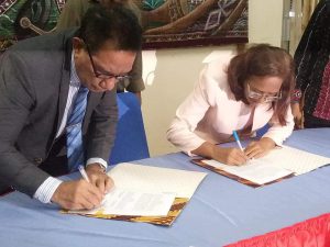 Vice Ministro MAE, Abilio Jose Caetano hamutuk ho Ministra Educasaun Jovenrude no Desportu, Dulce de Jesus aina akordu implementasaun Uma Eskola sia