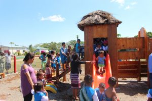 Labarik sira Komesa halimar ona iha Fatin Halimar neebe foin Inaugura husi Vice Ministro Educasaun Joventude e Desportu