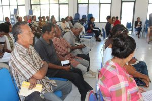 Fornesedor no Emprejario Lokal husi Munisipiu Baucau rona hela aprezentasaun konaba prosesu aprovizionamentu husi Tekniku PNDS