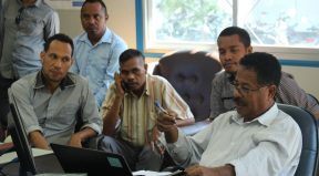 Chefe Unidade Administrasaun Finansas, Secondino F. Moreira, hala'o intervensaun iha Enkontru hamutuk ho Ekipa ITC ST-PNDS kona-ba Estimasaun Orsamento Migrasaun Infraestrutura IT PNDS ba iha TIC TIMOR I.P.