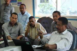 Chefe Unidade Administrasaun Finansas, Secondino F. Moreira, hala'o intervensaun iha Enkontru hamutuk ho Ekipa ITC ST-PNDS kona-ba Estimasaun Orsamento Migrasaun Infraestrutura IT PNDS ba iha TIC TIMOR I.P.