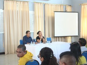 Diretora PNDS Nasional, Dulce Guterres Junior, hala’o Intervensaun ba iha Enkontru Sosializasaun ho Fornesedor iha Salaun Munisipiu Dili.