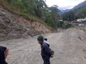Komunidade Aldeia Kirkoli no Maulai Suku Manetu Kontenti ho Estrada Ne'ebe Konstrui iha Sira nia Suku