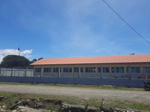 Moru Haleu Escola Filial Bibileo iha Suku Bibileo , Munisipiu Viqueque ne'ebe Inagura Husi Reprezentante Vice Ministro MAE.