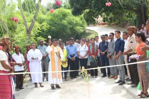 Amu Parokia Liquisa Bensaun ba Estrada Rural Betaun iha Suku Maumeta. 