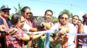 Reprezentante Vice Ministro MAE, Diretor Geral Dezentralizasaun Administrativa Akompanha husi Diretora Nasional PNDS Ofisialmente Inagura Moru Haleu Escola Filial Bibileo.