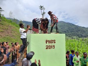 Diretora PNDS Nasional Dulce Guterres Junior Akompanha husi Diretora Delegasun PNDS Munisipiu Ermera Hamutuk ho Komunidade Suku Atara Halo Tuir Tradisaun Cultura Suku Atara.
