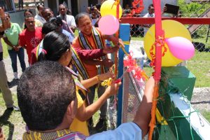 Reprezentante Presidente Autoridade Munisipiu Baucau Akompnha Husi Diretor Edukasaun Munispiu Baucau no Reprezentante husi Hans Ofisialmente Inaugura Fatin Halimar (Playground).