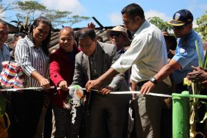 Vice-Ministru Administrasaun Estatal Lino de Jesus Torrezão Koa Pita Simbolu Inaugurasaun Be' Mos iha Beremana, Postu Turiscai, Munisipiu Manufahi.