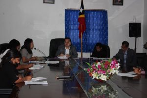 Diretora Actual PNDS Aprezenta lalaok Implementasaun Fundu Covid ba Membru Steering Committee.