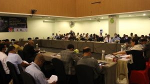 Partisipante Sira Rona Intervensaun Husi ne’ebe hato’o husi Sekretario Estado do Ambiente, Deometrio do Amaral de Carvalho iha Salaun Suai Room, Timor Plaza.