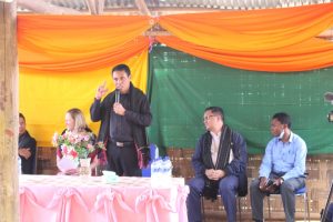 Ministru Administrasaun Estatal, DR. Miguel de Carvalho, Hala'o Diskursu ba Komunidade iha Seremonia Lançamentu Fatuk Dahuluk ba Implementasaun PNDS Faze 1 Sikluz III iha Suku Seloi Kraik, Munisipiu Aileu.