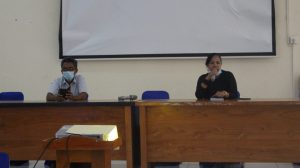 Diretora Nasional ST-PNDS, Claudinha Soares Pinto Akompanha husi Reprezentante PARTISIPA, Alvaro Ribeiro; halo Abertura ba Treinamentu Matadalan Implementasaun Uma ba Ema kbi'it Laek (UKL) iha Nivel Nasional iha salaun CNE