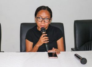 Diretora Nasional Monitorizasaun, Avaliasaun no Kapasitasaun, Zelia Freitas da Conceição, ensera formasaun Matadalan PNDS iha INAP, Comoro.