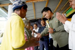 Sekretáriu Estadu Dezenvolvimentu Lokál, entrega savi odamatan ba benefisiariu Uma Naroman ba Povo.