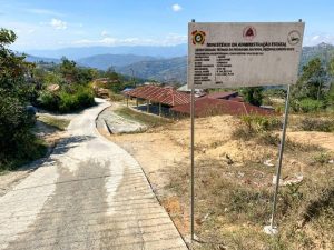 Konstrusaun Estrada betaun ne'ebe inagura iha Suku Fahisoi.