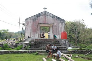 Sekretariu Ezekutivu PNDS Amandio Paulino Gastão Do Rosário De Sousa, observa Rehabilitasaun Kapela Builo.