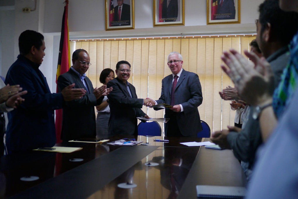 Minister of State Administration Jorge Teme with Australian Ambassador Peter Doyle