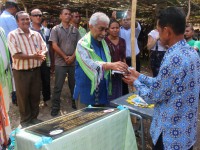 President of the OASER Authority official hand over project to Coordinator of the School, Marcus Nufa