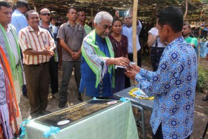 President of the OASER Authority official hand over project to Coordinator of the School, Marcus Nufa